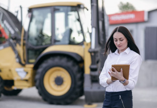 Права на спецтехнику: обучение и стоимость